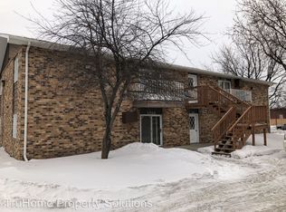 1782 S 34th St, Grand Forks, ND 58201