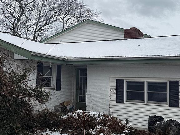 2nd image of 136 Bay Dr