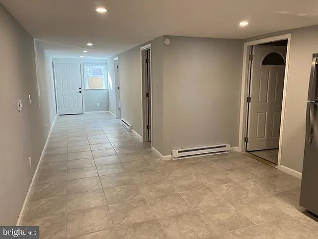 1 bed, 1.0 bath, 1560 sqft, $1,000 — Photo 2