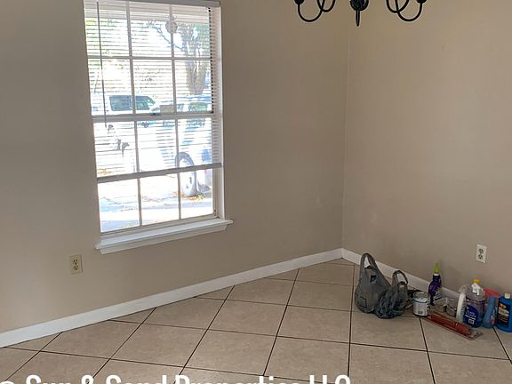 4th image of 3050 Waterman St