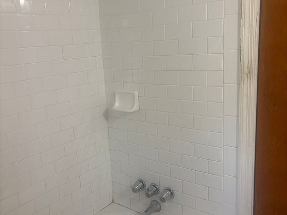 5th image of 8218 Meadow Ln