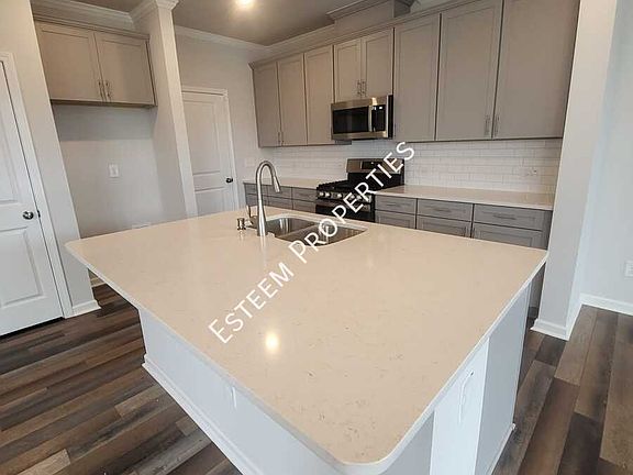 5th image of 1022 Gemma Dr #1