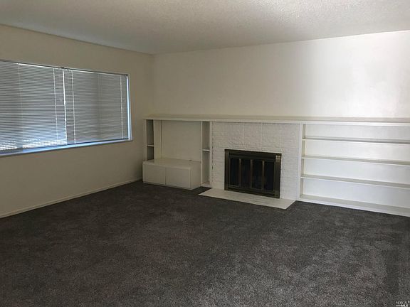 2nd image of 1353 Rose Ave