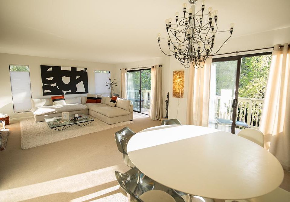1st image of 10 Eucalyptus Knoll St