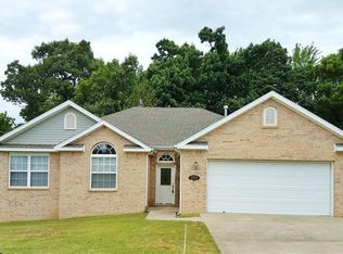 2908 Eaglecrest Cir, Springdale, AR 72762
