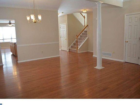2nd image of 906 Chiswell Dr