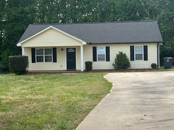 827 Roberson Comer Rd, Greensboro, NC 27455