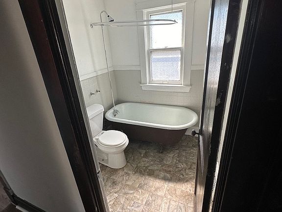 5th image of 12609 Griffing Ave