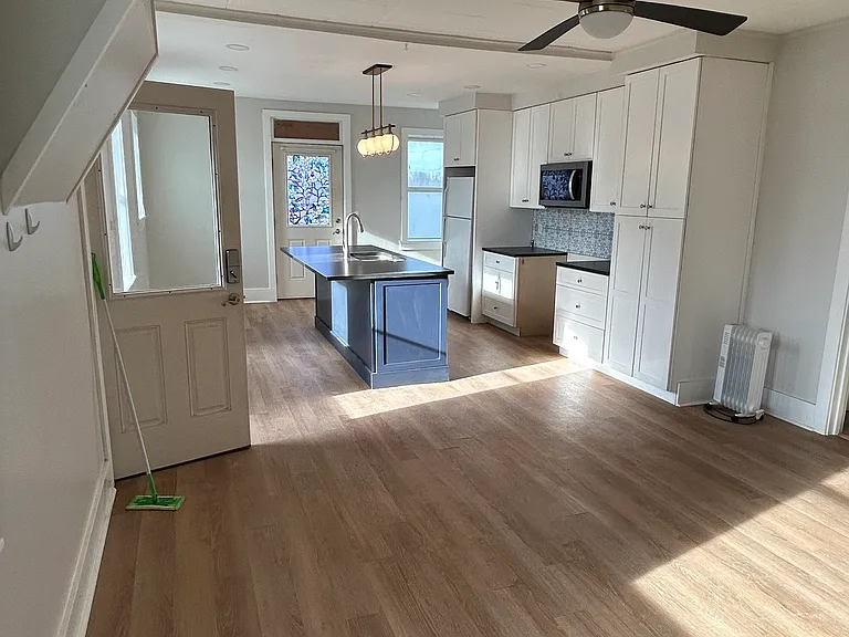 255 Center Bay — Photo 18