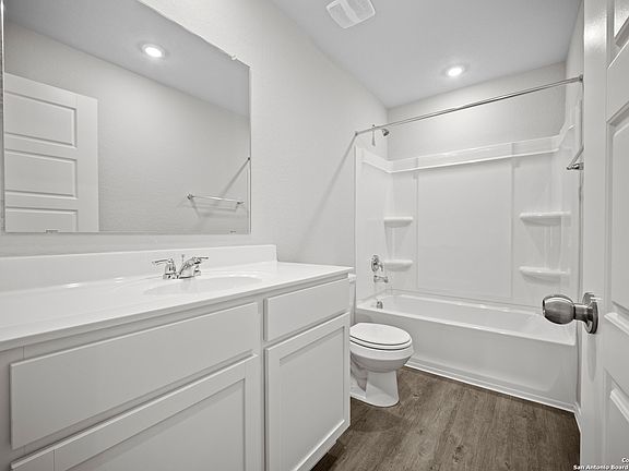5th image of 3518 Strawberry Grove