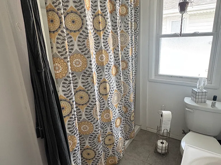 2508 N Gale Ave — Photo 4
