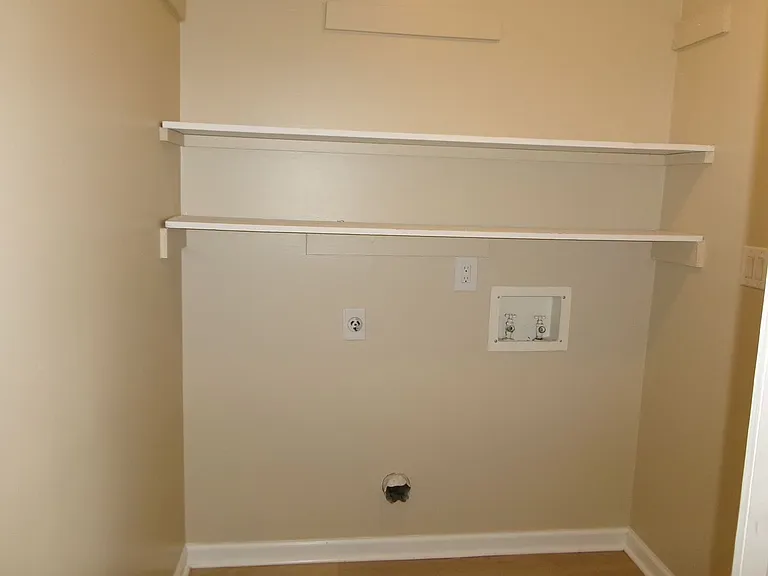 4346 Oak St #F — Photo 7