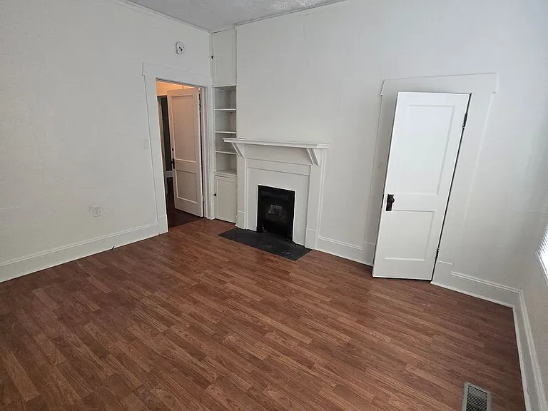 901 Montgomery Ave — Photo 11