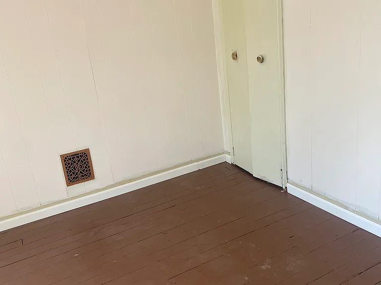 1035 Washington St — Photo 8