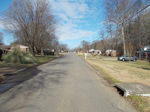 5th image of 4418 Ginger Dr