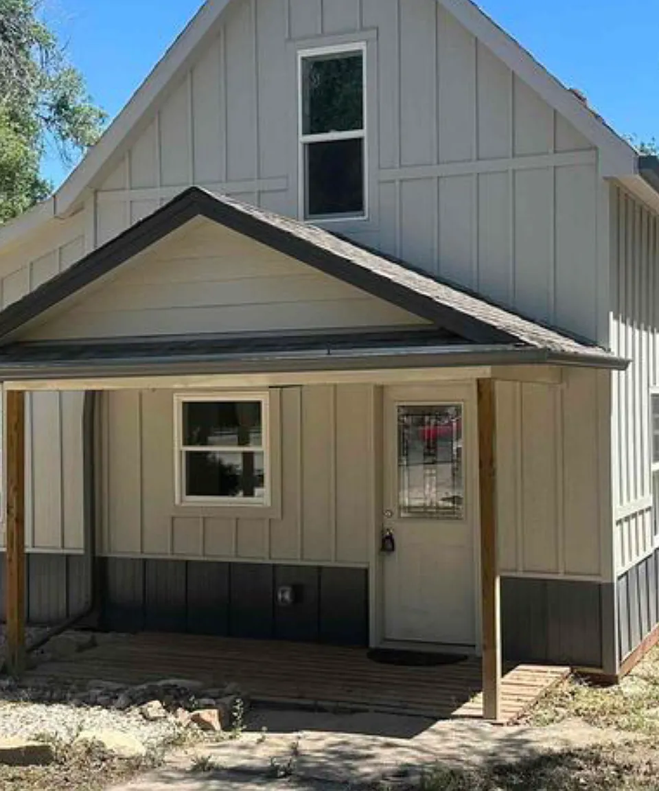 3 bed, 993 sqft, $950 — Photo 1