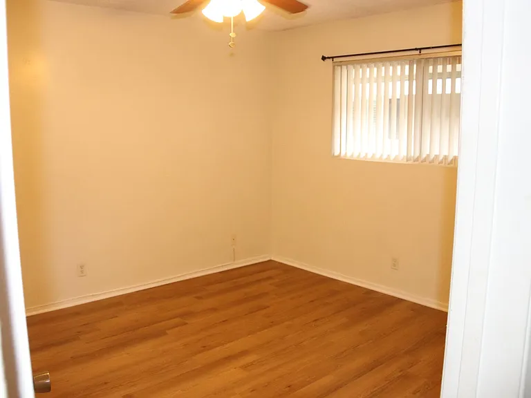 12052 Bailey St — Photo 17