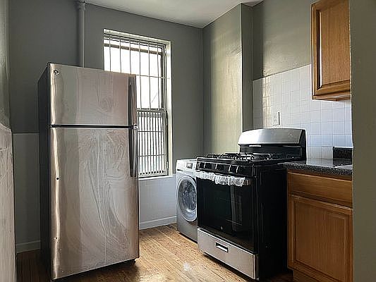 1st image of 2173 3rd Ave APT 7