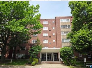 1575 Center Ave APT 5F, Fort Lee, NJ 07024