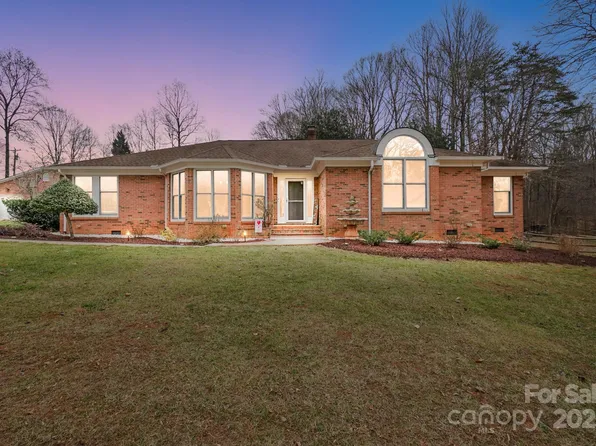 109 Rob Ln, Mooresville, NC 28117