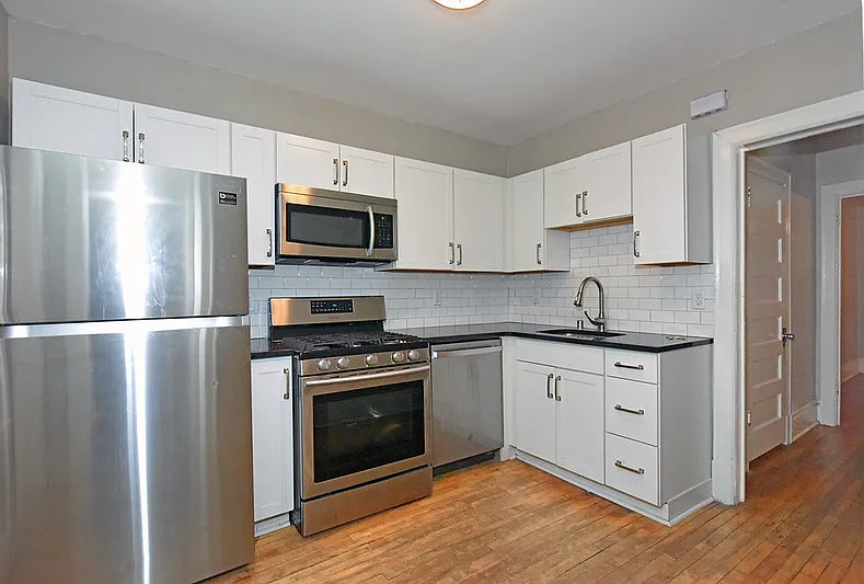 2 bed, 1200 sqft, $1,650 — Photo 2