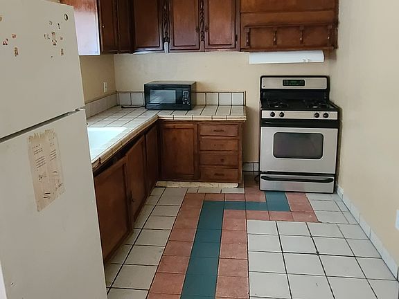 2nd image of 2443 S B St Unit A
