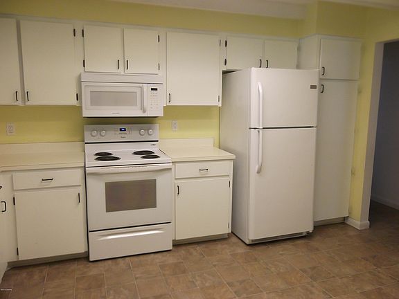 4th image of 130 Westwood Dr