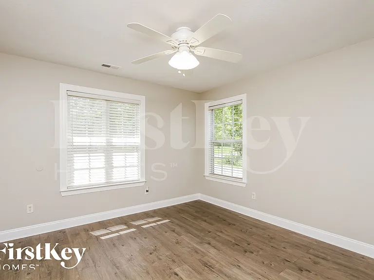 6205 Robert St — Photo 10