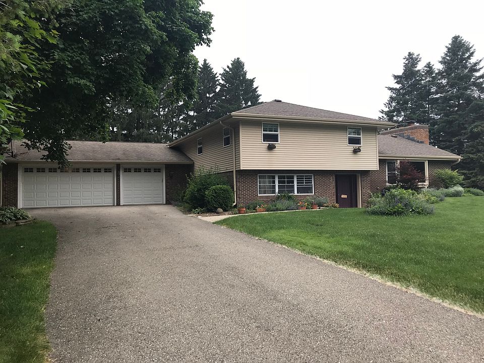 1st image of W393N5943 Mary Ln