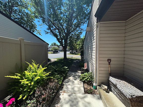 2nd image of 1003 Forest Edge Dr
