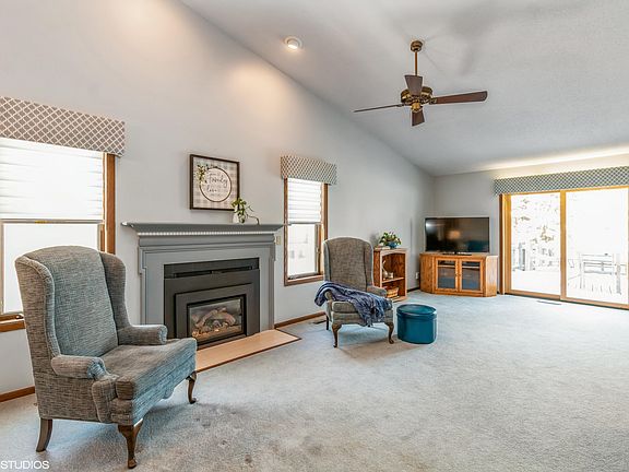 3rd image of 1801 Woodhaven Cir