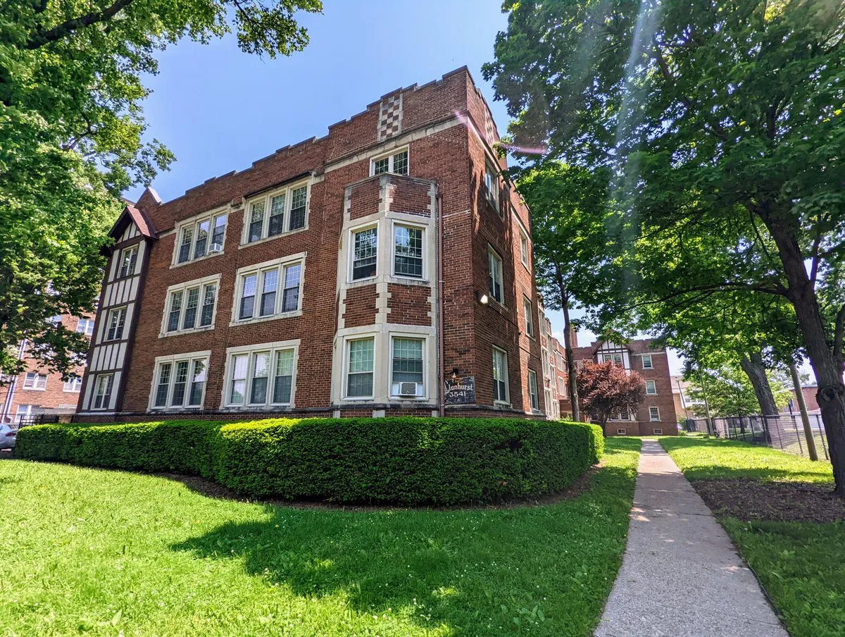 Primary Photo - Llanhurst Apartments