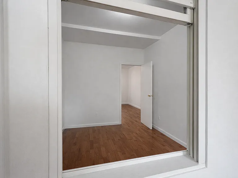 294 Harman St #2U — Photo 6