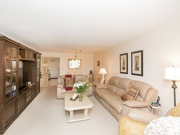 4th image of 2940 N Course Dr APT 511