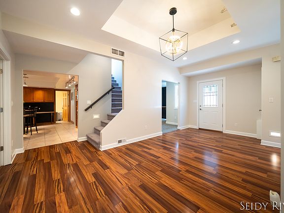 3rd image of 3543 College Ave NE
