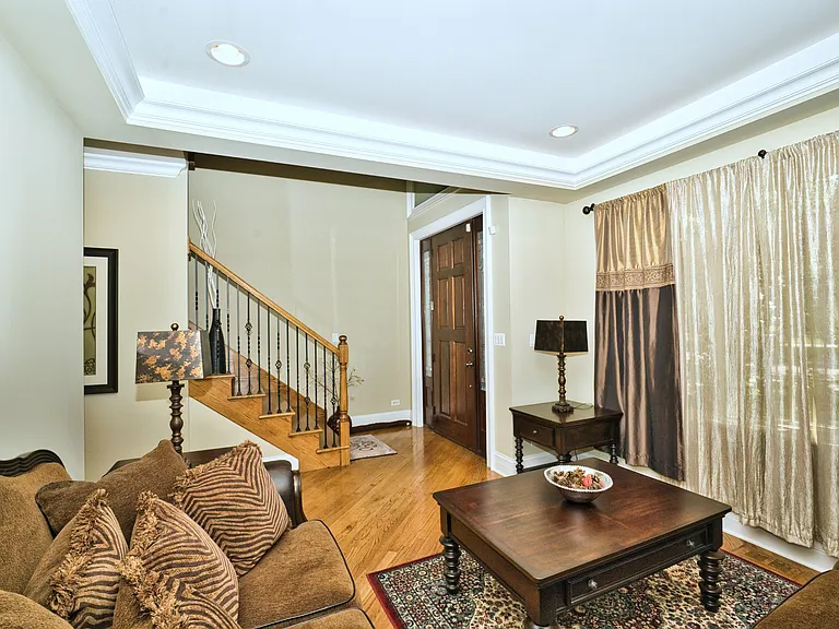 5044 Coyle Ave — Photo 8