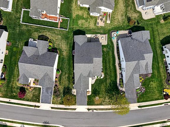 3rd image of 37419 Liverpool Ln