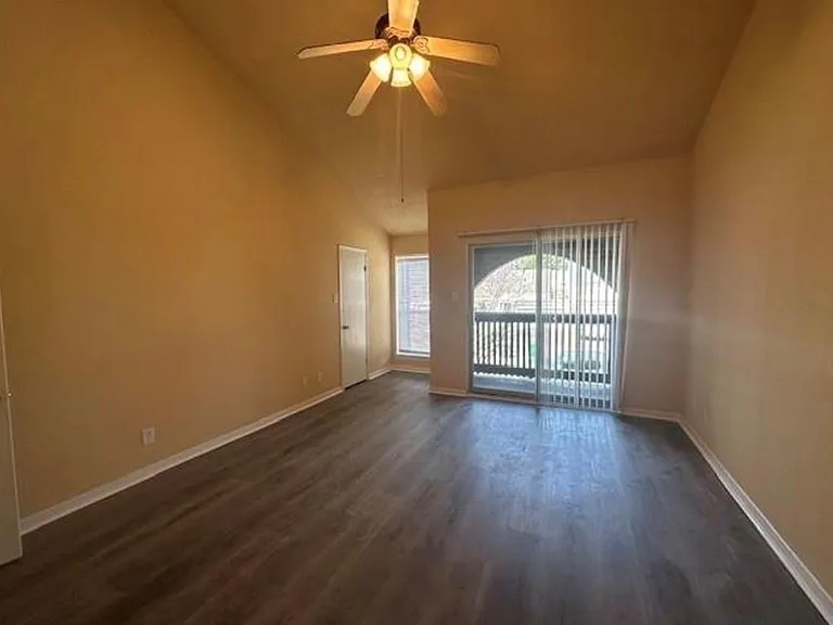 5921 Arncliffe Dr #5921 — Photo 11