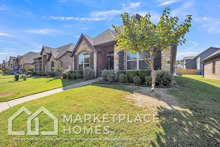 3211 Stonepoint Ave — Photo 3