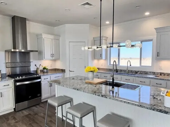 61400 E 56 Avenue, Strasburg, CO 80136