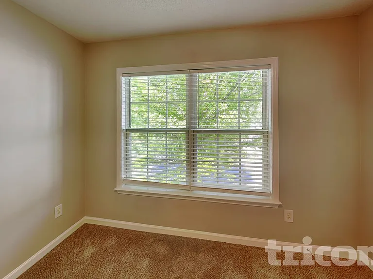 411 Yarrow Way — Photo 10