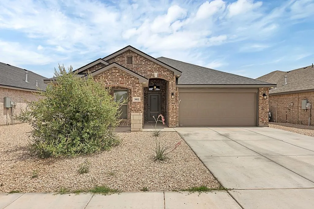 4 bed, 2.0 bath, 2050 sqft, $2,800 — Photo 1
