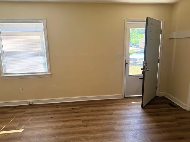 4401 Mountain Dr — Photo 4