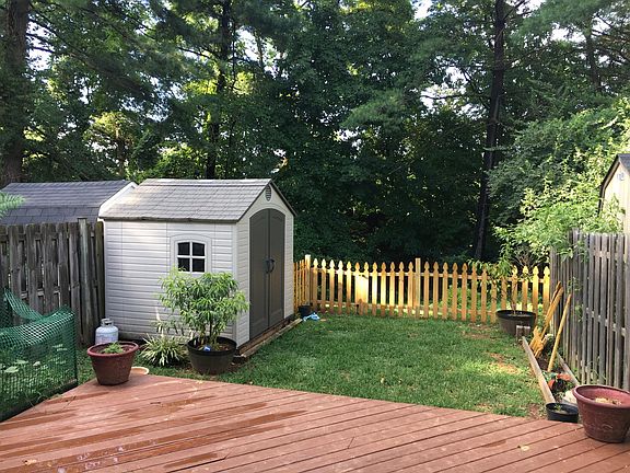 3rd image of 18 Ingleside Ct
