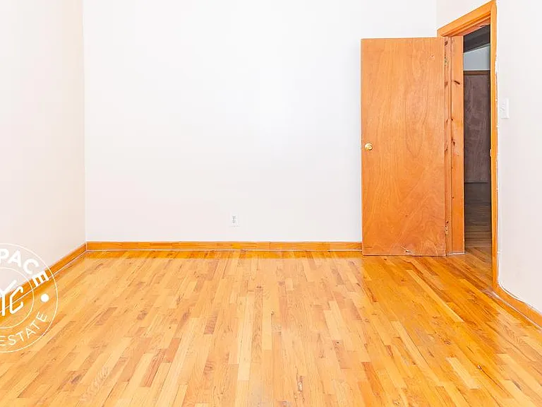 126 Graham Ave #2A — Photo 8