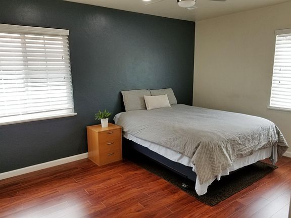 3rd image of 203 Cleaves Ct