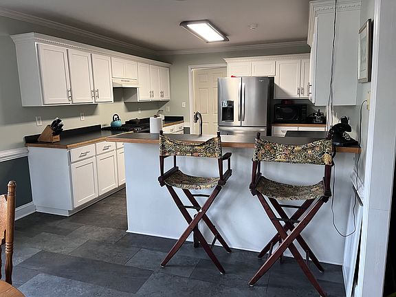 5th image of 109 Laura Dr