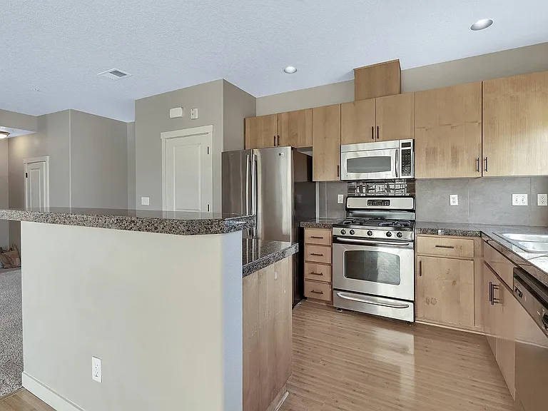780 NE Adwick Dr — Photo 6