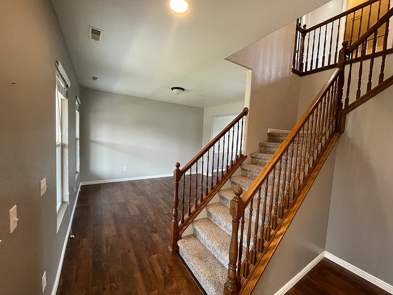 435 W Regatta Ln — Photo 2