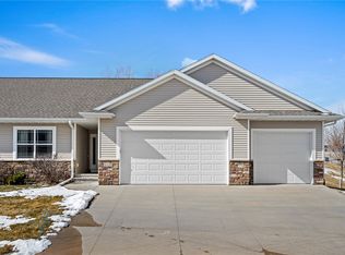 3535 Pioneer Ave SE, Cedar Rapids, IA 52403